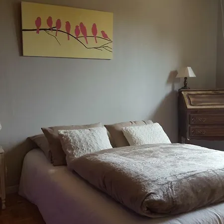 La Petite Maison Dans La Vallee